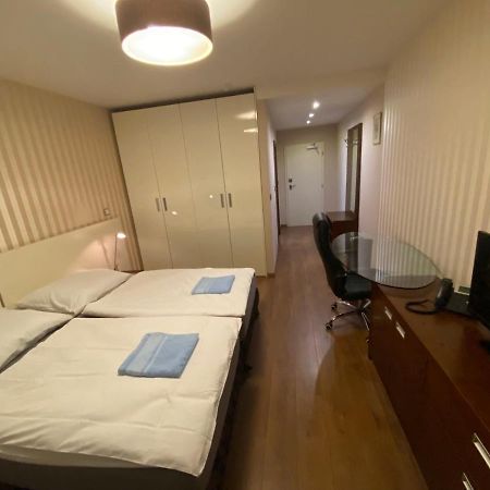 Golden Fish Apartmany Xia Plzeň Eksteriør billede