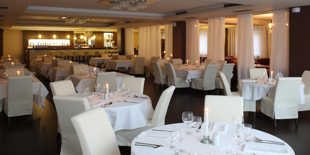 Golden Fish Apartmany Xia Plzeň Eksteriør billede